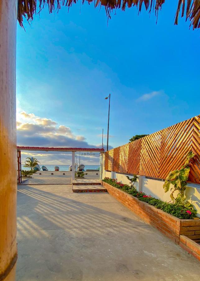 Whale House Hotel ปูแอร์โตโลเปซ ภายนอก รูปภาพ